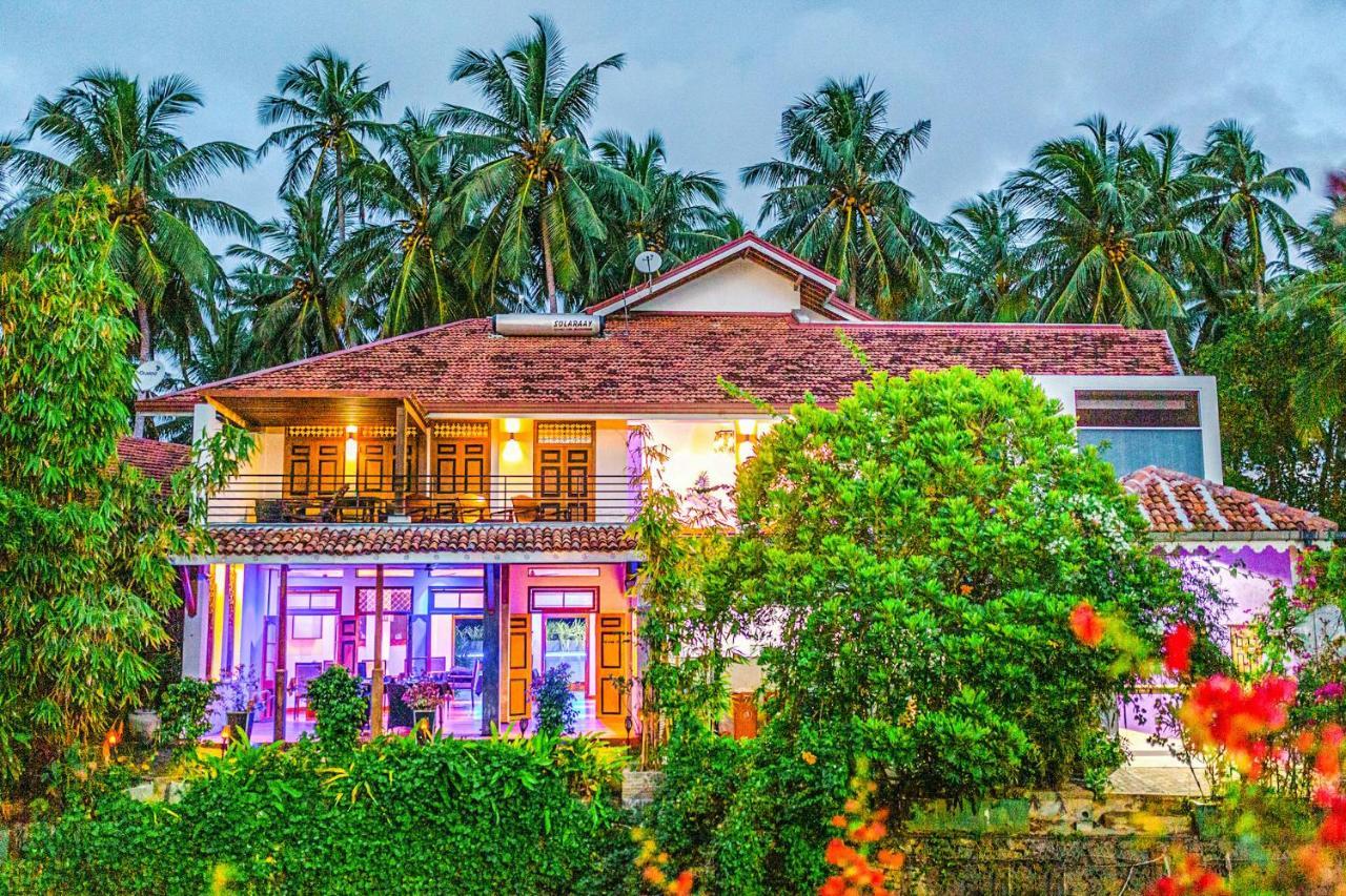 Hotel Waterland à Negombo Extérieur photo