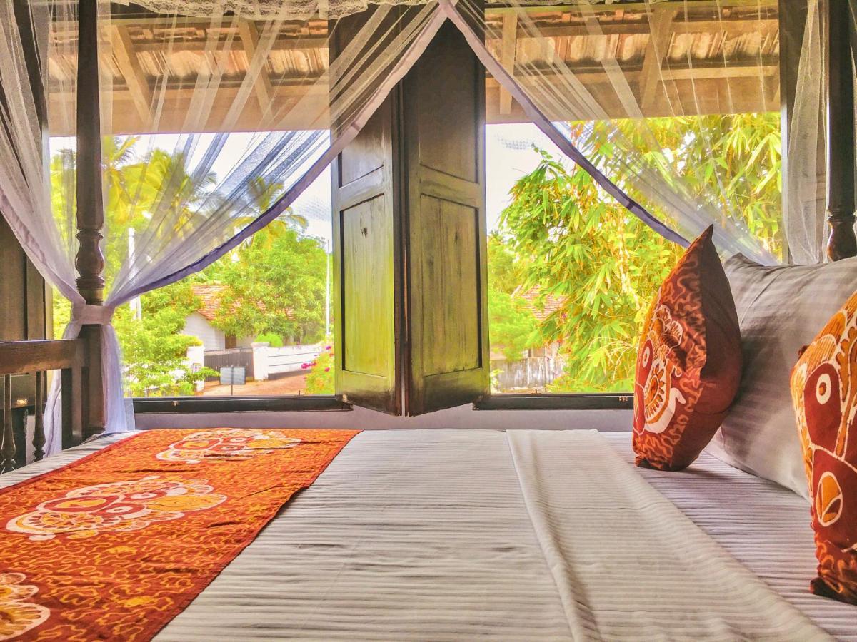 Hotel Waterland à Negombo Extérieur photo