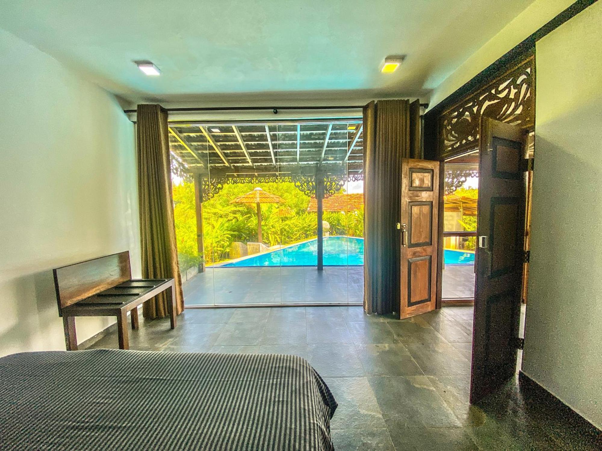 Hotel Waterland à Negombo Extérieur photo