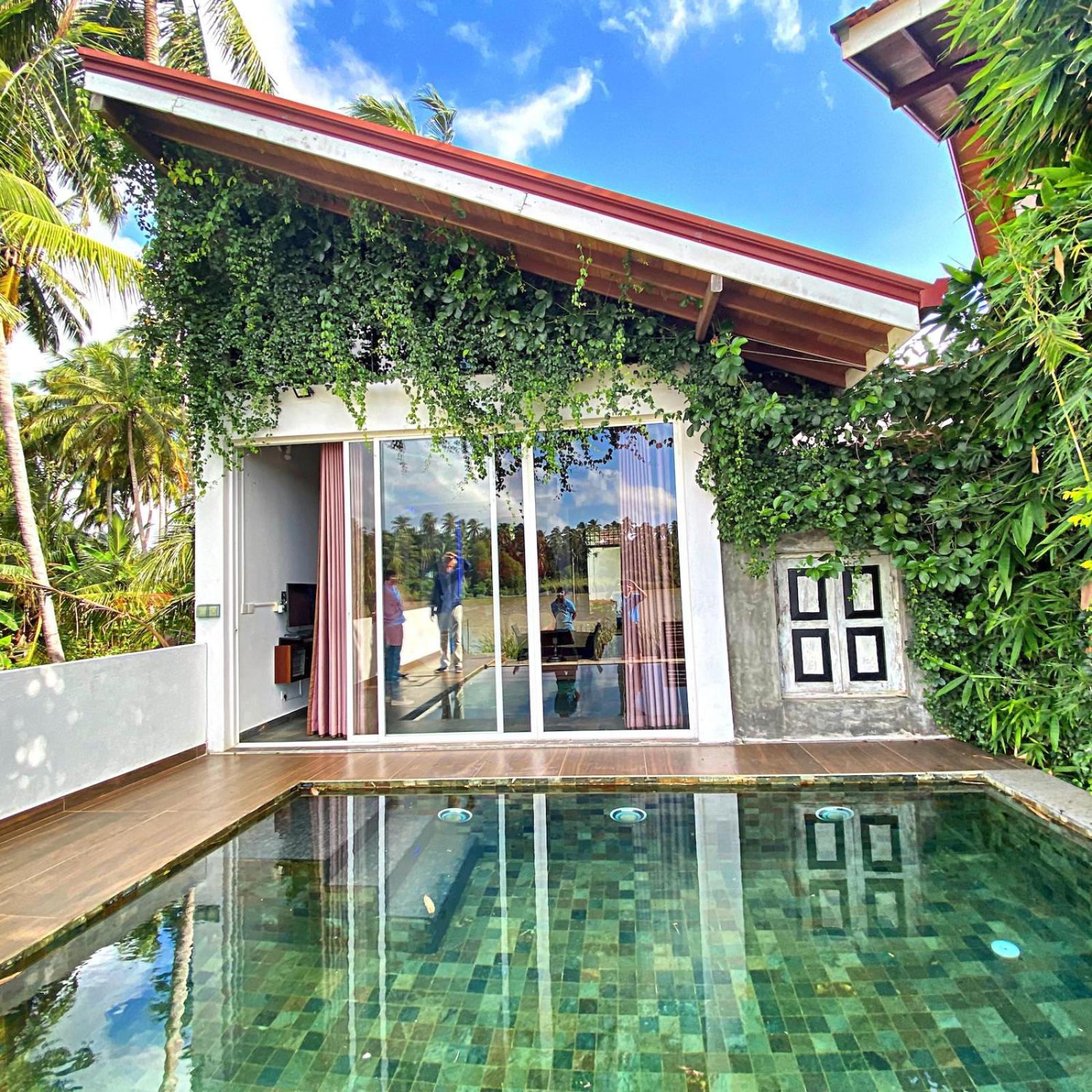 Hotel Waterland à Negombo Extérieur photo